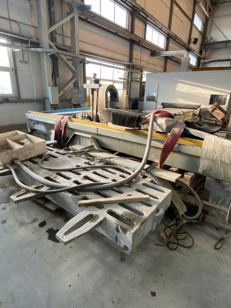 Продается фрезерно-мостовой 3-х координатный станок "Athena-S". В рабочем состоянии